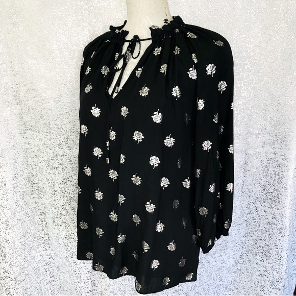 NWT HARVE BENARD Black & Silver Metallic Roses Tie Collar Blouse M - Picture 6 of 13